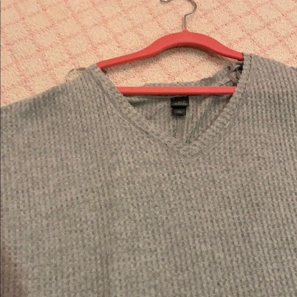 Super soft Gray sweater - Picture 3 of 3